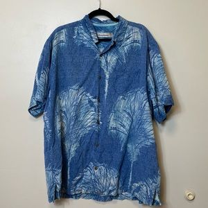 Men’s Tommy Bahama Short Sleeve Button Down Collard Shirt. Blue. Size XL